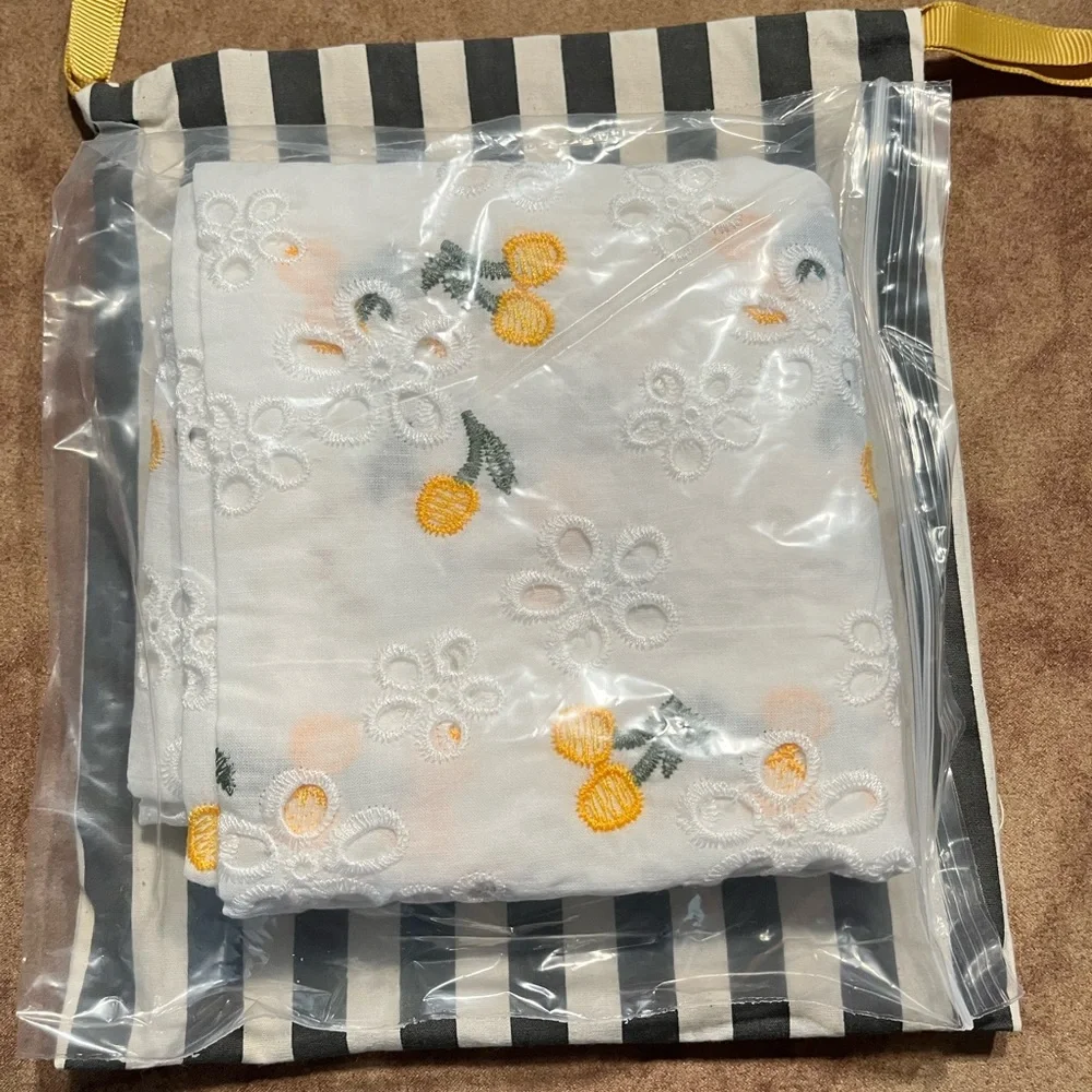 LELE SADOUGHI NWT AUTHENTIC LEMON EYELET SQUARE 100% COTTON SCARF